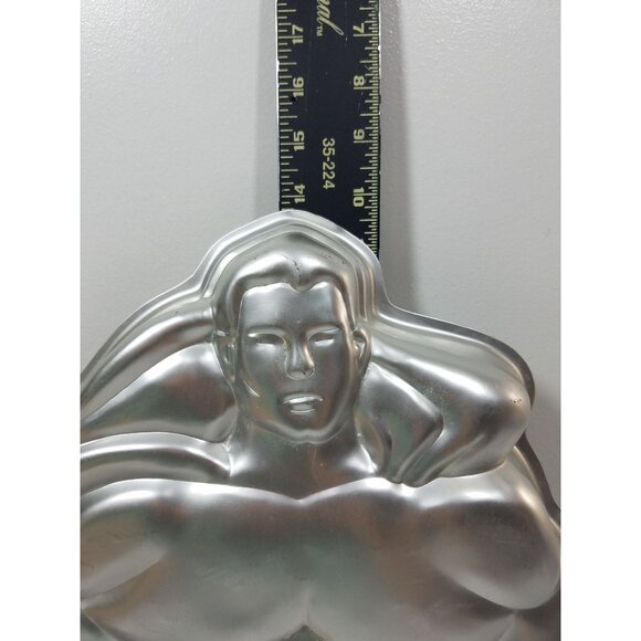 Wilton Superman Cake Pan 1977 DC Comics Collectible Baking Mold Vintage Batman - Picture 4 of 5